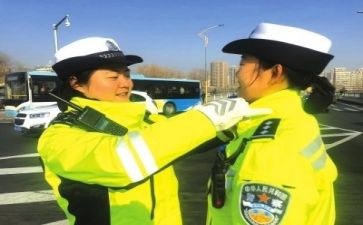 女交警事迹6篇