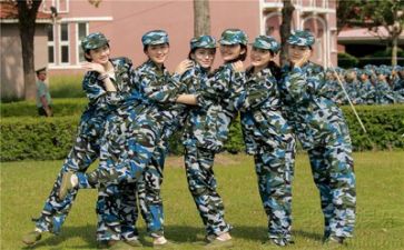 去军训作文400字作文推荐5篇