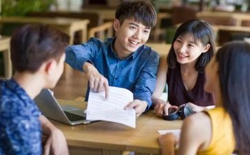 年轻班主任的工作总结7篇