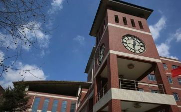 学校内自我鉴定8篇