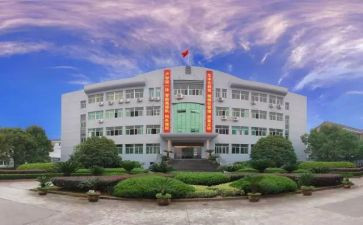 毕业职校自我鉴定精选8篇