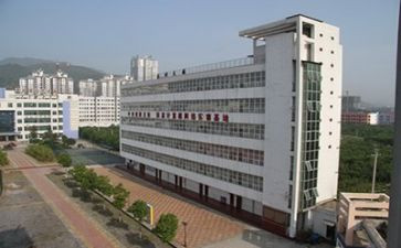 中专护理毕业自我鉴定参考7篇